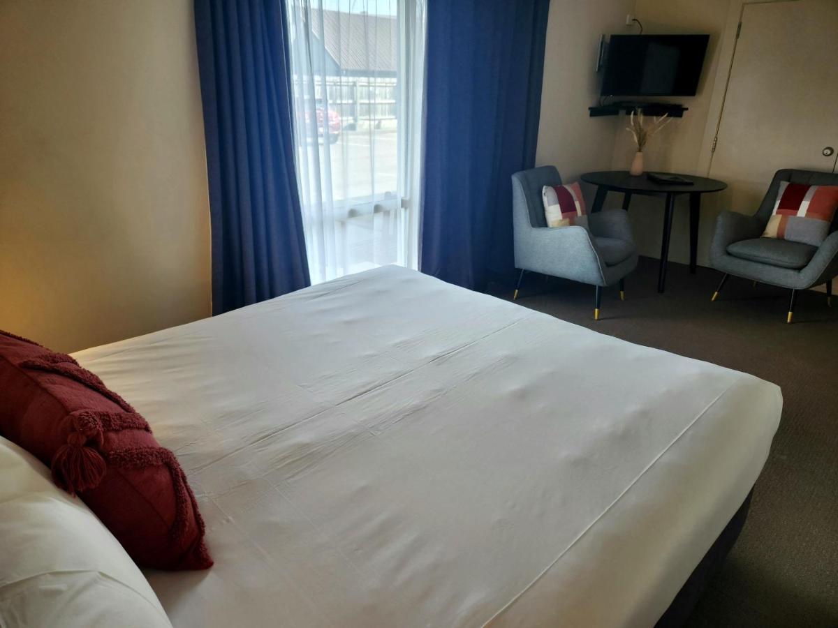 B-Ks Premier Motel Palmerston North Bagian luar foto