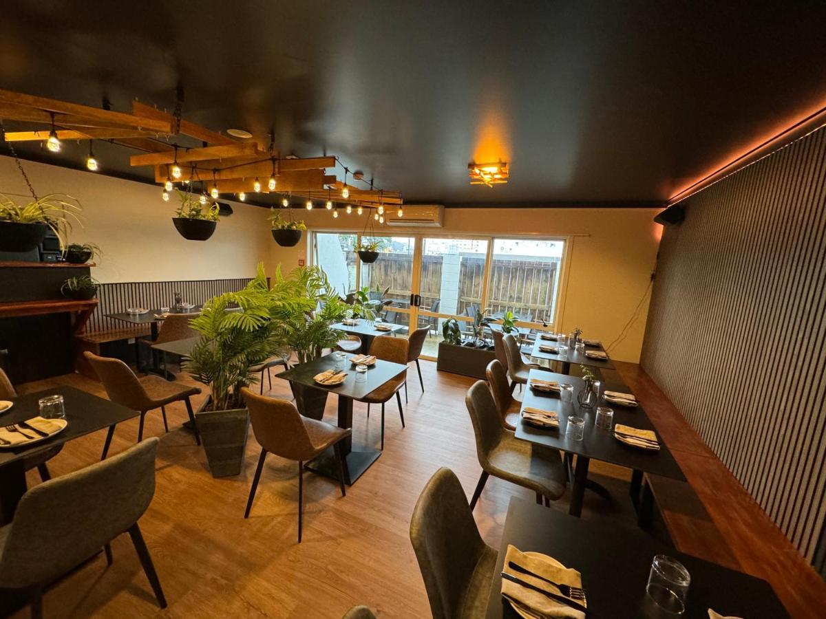 B-Ks Premier Motel Palmerston North Bagian luar foto