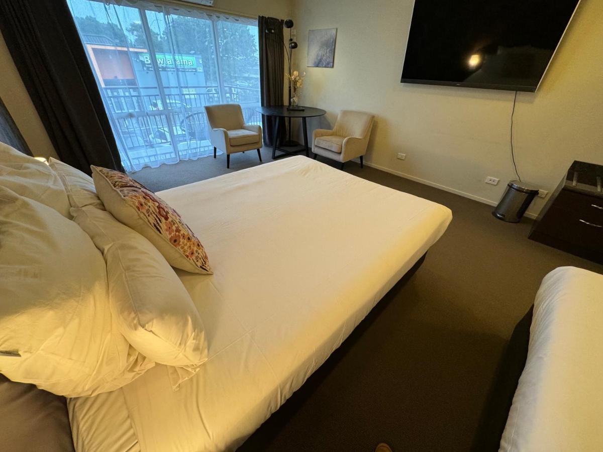 B-Ks Premier Motel Palmerston North Bagian luar foto