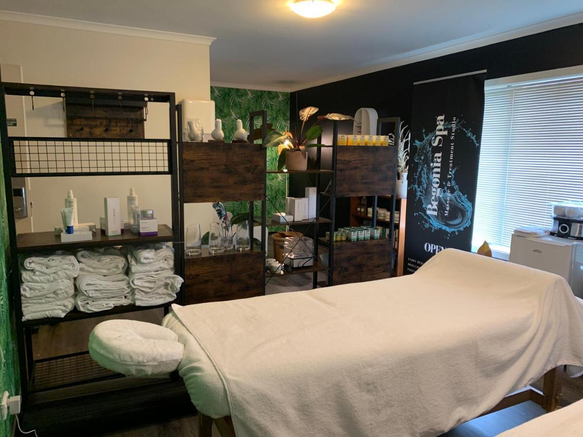 B-Ks Premier Motel Palmerston North Bagian luar foto