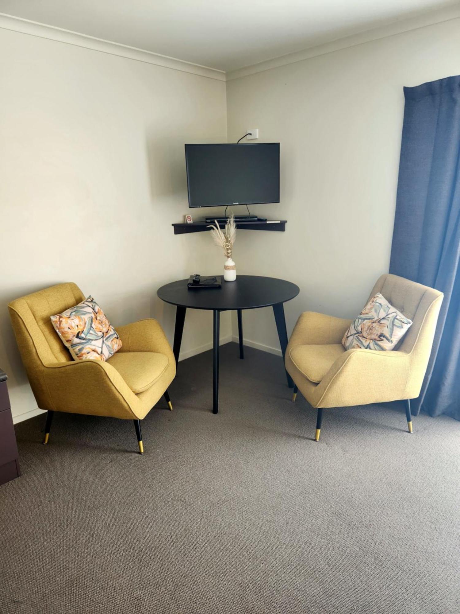 B-Ks Premier Motel Palmerston North Bagian luar foto