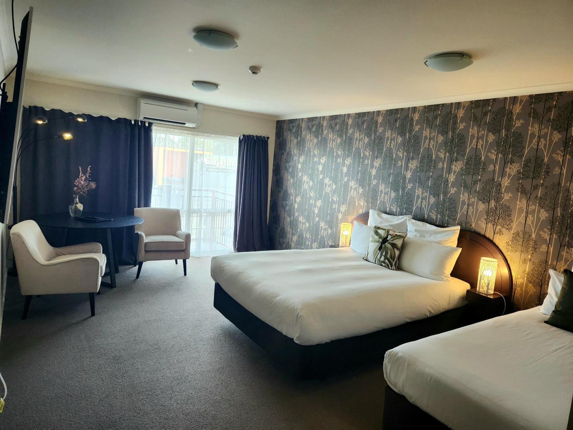 B-Ks Premier Motel Palmerston North Bagian luar foto