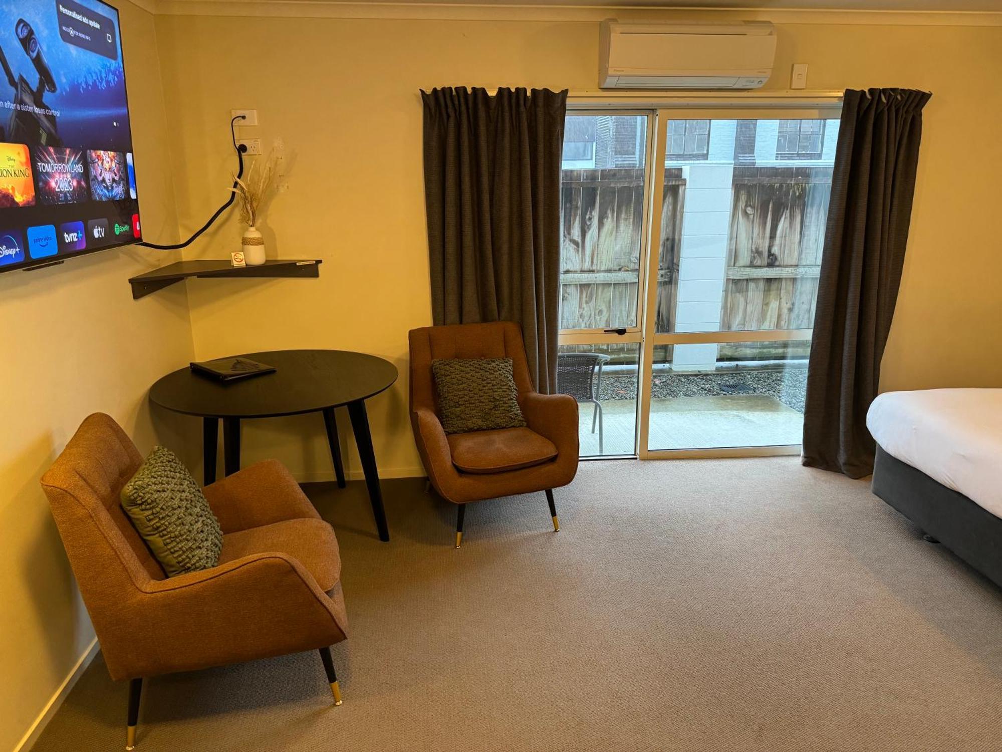 B-Ks Premier Motel Palmerston North Bagian luar foto