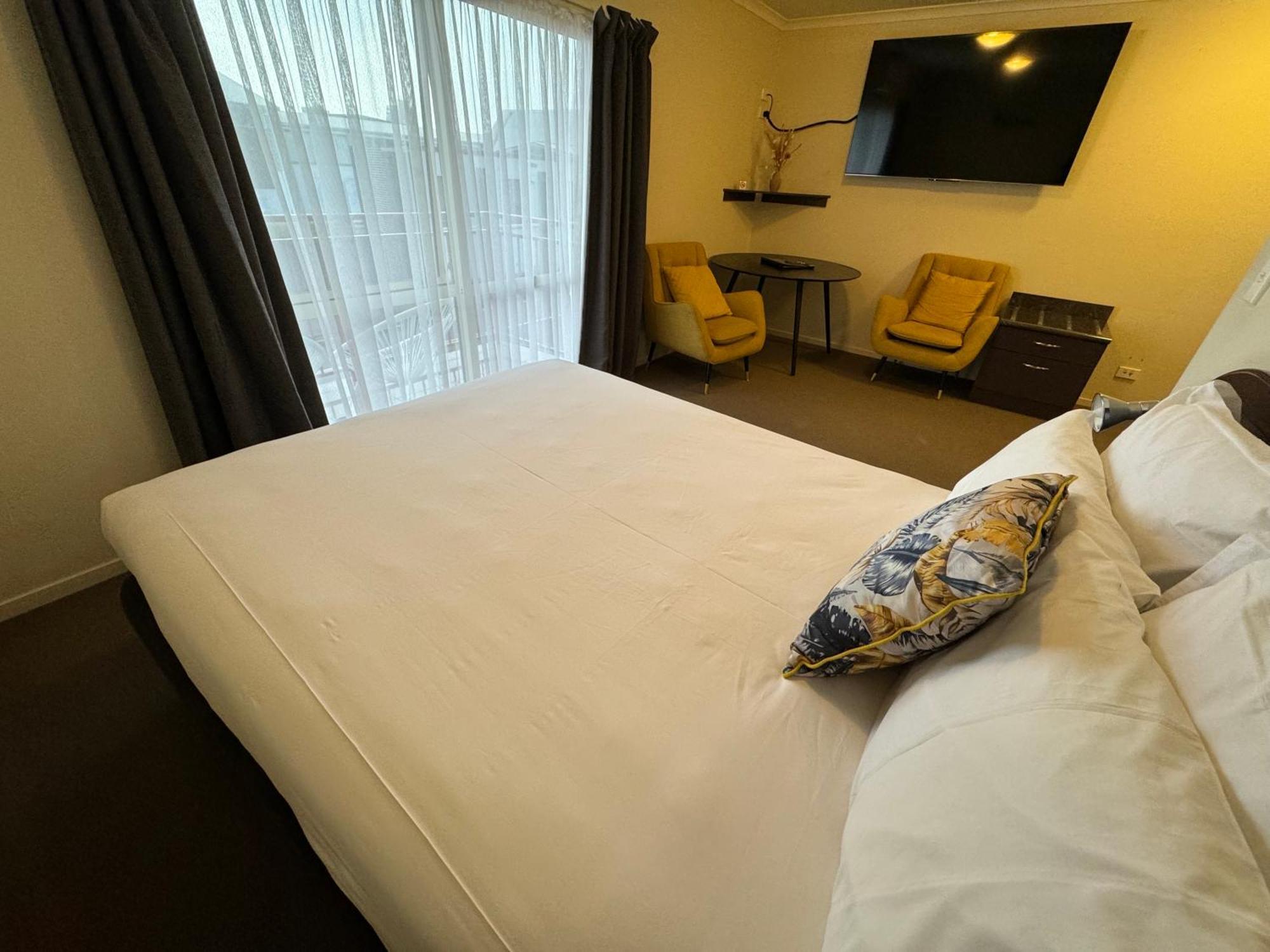 B-Ks Premier Motel Palmerston North Bagian luar foto