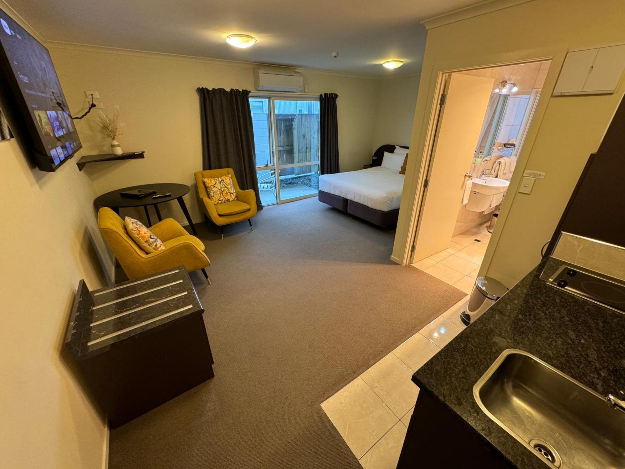 B-Ks Premier Motel Palmerston North Bagian luar foto