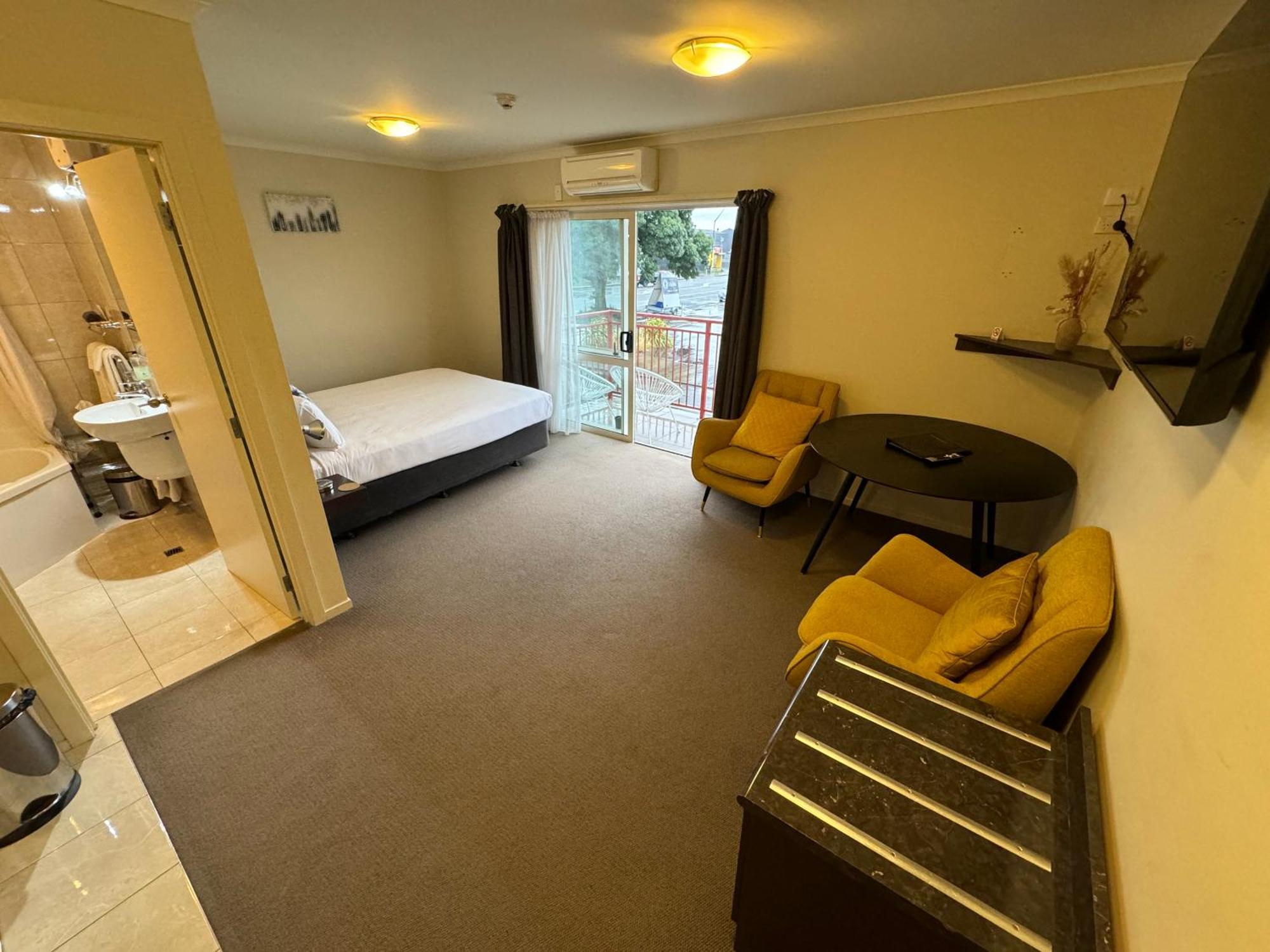 B-Ks Premier Motel Palmerston North Bagian luar foto