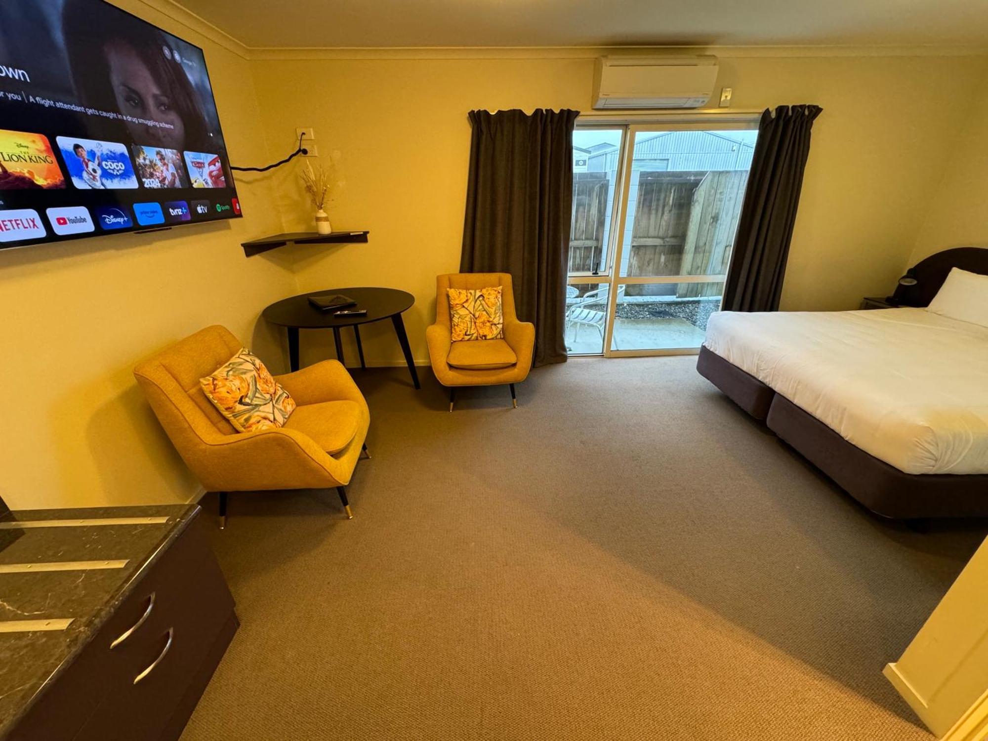 B-Ks Premier Motel Palmerston North Bagian luar foto